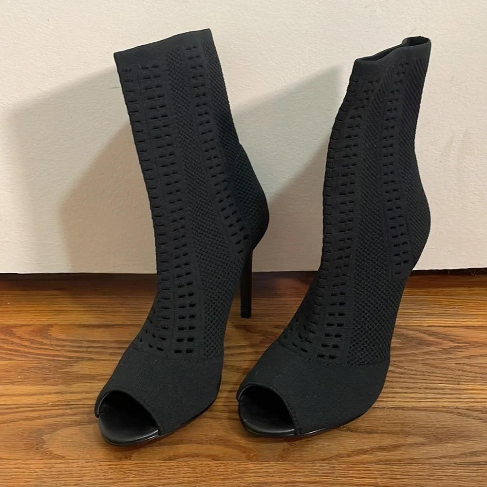 Charles by Charles David Knit Peep Toe Bootie Women's Size 8.5 indie sleaze‎